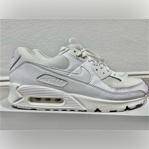 Nike Other - Nike Air Max 90